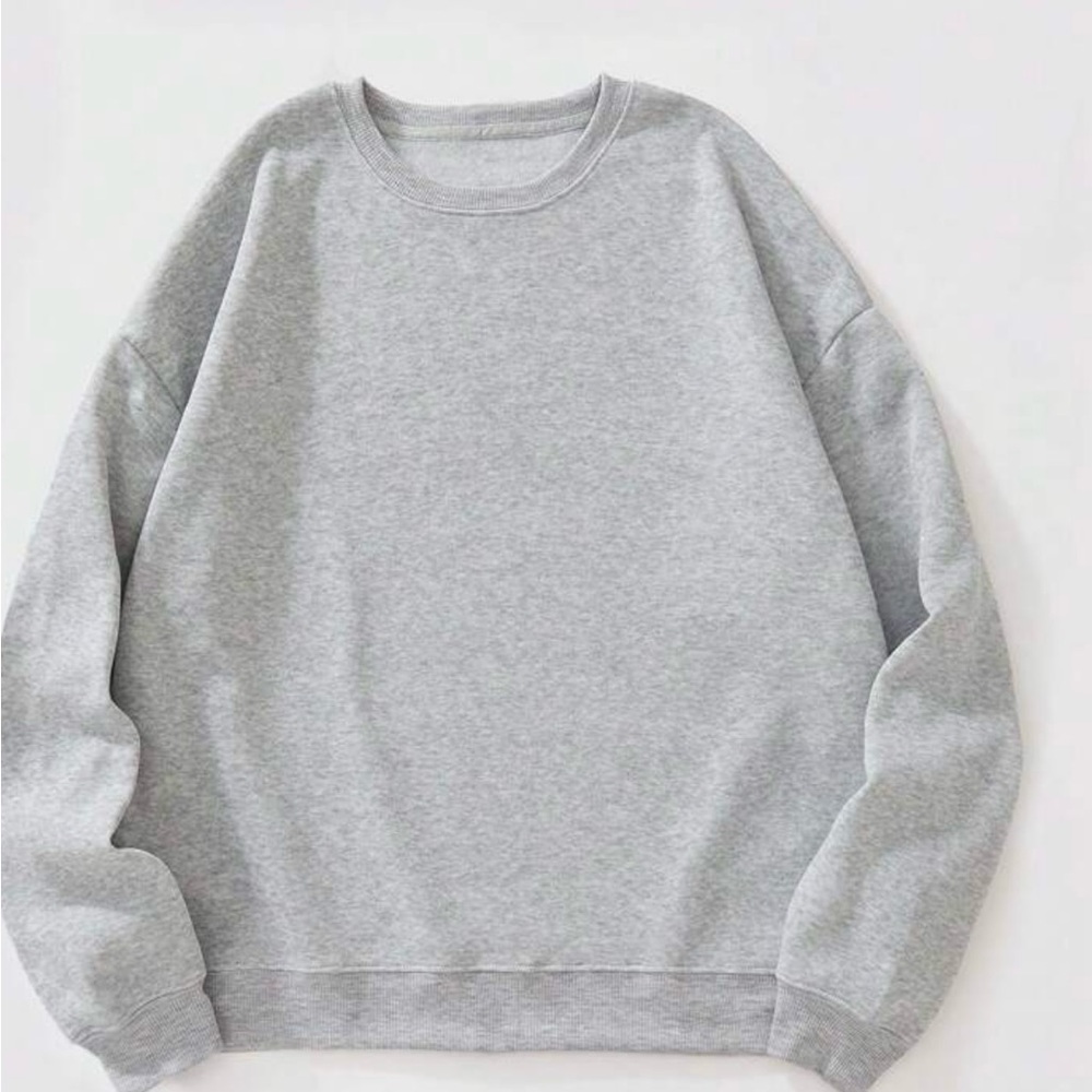 Light grey men’s sweater